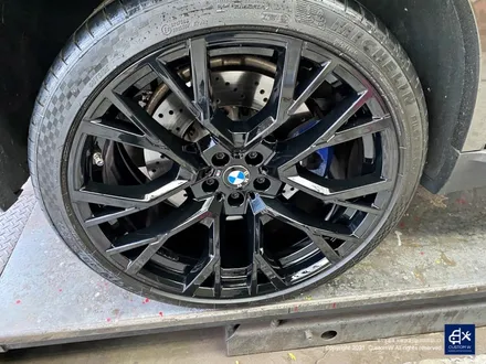 BMW X5M 809M 휠수리 후 블랙유광 휠도색 / 용인 처인구