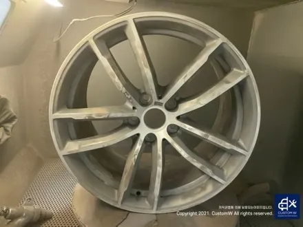 BMW G30 520D 휠 상처 수리 후, 유광 블랙 휠도색 그리고 레드 캘리퍼 도색 작업까지_! / 용인 처인구