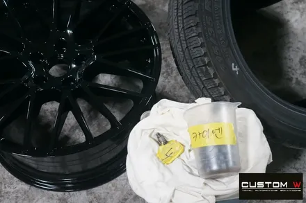 포르쉐 신형 3세대 카이엔 휠 상처 수리 후, 블랙 유광 휠도색 그리고 레드 캘리퍼 도색 작업 까지.! 커스텀W / 용인 처인구