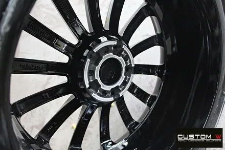 벤츠 CLS450 20인치 마차휠 상처 수리 후 블랙유광 휠도색 + 카본 세라믹 골드 캘리퍼 도색 / 용인 처인구