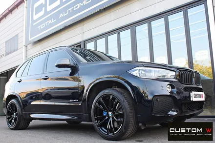 BMW X5 휠 상처 수리 후 블랙유광 휠도색 + 부식 제거 후 M 퍼포먼스 블루 캘리퍼 도색 / 용인 처인구