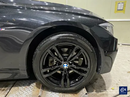 BMW F30 320d 441M 휠수리 후 블랙유광 휠도색 / 용인 처인구