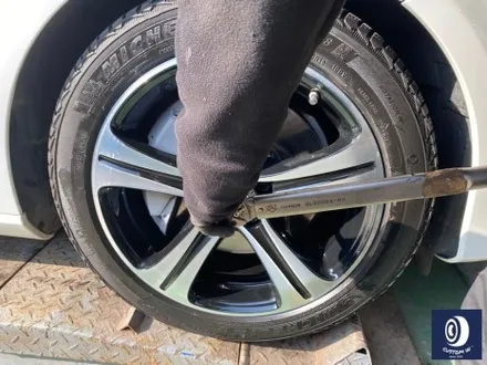 벤츠 W213 E300 18인치 휠 상처 수리 후, 다이아몬드 커팅 가공을 이용한 블랙 폴리시 휠 만들기_! / 용인 처인구