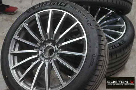 매일 같이 입고 되는  벤츠 GT43 AMG 4 도어 골드 캘리퍼 도색, 하이그로시 블랙 검정 유광 휠도색. / 용인 처인구