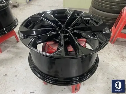 아우디 Q7 55TFSI 플라스틱 커버가 장착된 21인치 휠 블랙 유광 휠도색 + 부식 제거 후, 건메탈 그레이 캘리퍼 도색 / 용인 처인구