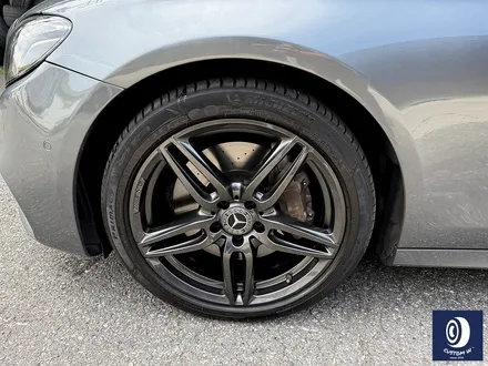 벤츠 W213 E300 AMG 라인 19인치 휠 상처 수리 후, 건메탈 그레이 휠 도색 / 용인 처인구