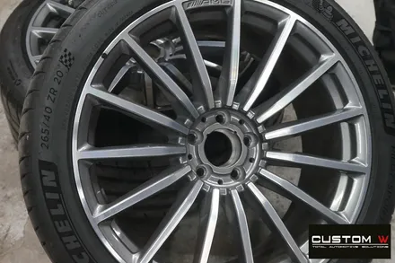 매일 같이 입고 되는  벤츠 GT43 AMG 4 도어 골드 캘리퍼 도색, 하이그로시 블랙 검정 유광 휠도색. / 용인 처인구