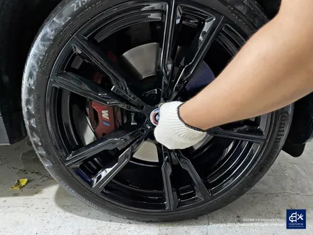 BMW X6 M50i 747M 블랙유광 휠도색 / 용인 처인구