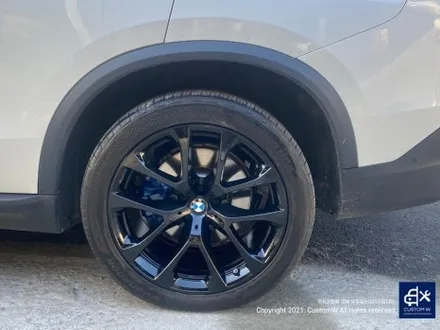후기글 작성해 주신 고객님의 차량_! BMW G05 X5 45e 휠 상처 수리 후, 블랙 유광 휠도색 그리고 부식 녹 제거 및 방지 블루 캘리퍼 도색 작업까지_! / 용인 처인구