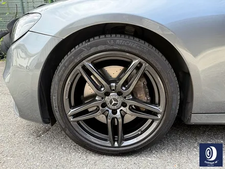 벤츠 W213 E300 AMG 라인 19인치 휠 상처 수리 후, 건메탈 그레이 휠 도색 / 용인 처인구