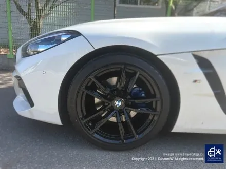 따뜻한 봄에 오픈 에어링의 기쁨을 누릴 수 있는 BMW G29 Z4 20i 휠 상처 수리 후, 유광 블랙 휠도색 그리고 블루 캘리퍼 도색까지_! / 용인 처인구