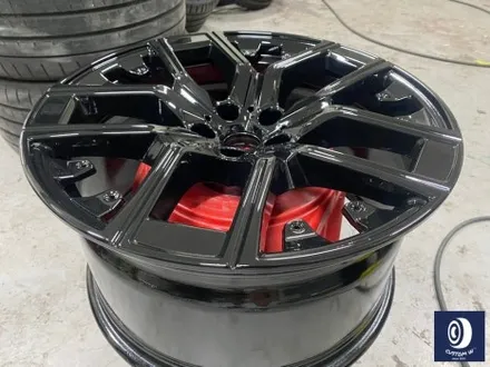 BMW 휠.. 왜 이렇게 만들까... 휠에 장착된 플라스틱 커버는 무슨 의미가 있나? 경량화? 디자인? 신형 740D 신0차 출고 작업 휠 커버 + 휠 블랙 도색 + 캘리퍼  도색 / 용인 처인구