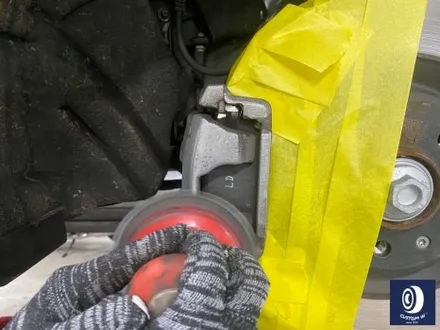 아우디 A7 55TFSI e 20인치 다이아몬드 커팅 가공을 이용한 블랙 폴리시 휠 커스텀 +  부식 방지 블랙 컬러로 캘리퍼 도색 작업까지_! / 용인 처인구