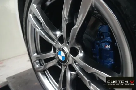 BMW F30 320i 휠 상처 수리 후, 고스트 크롬 휠도색 , 지저분한 캘리퍼 부식 녹 제거 후, 블루 컬러 도색. / 용인 처인구