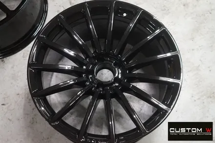 매일 같이 입고 되는  벤츠 GT43 AMG 4 도어 골드 캘리퍼 도색, 하이그로시 블랙 검정 유광 휠도색. / 용인 처인구