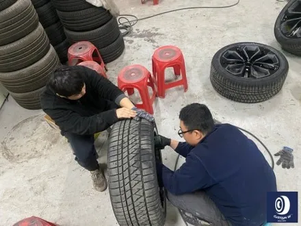 아우디 Q7 55TFSI 플라스틱 커버가 장착된 21인치 휠 블랙 유광 휠도색 + 부식 제거 후, 건메탈 그레이 캘리퍼 도색 / 용인 처인구