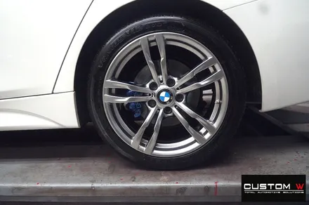 BMW F30 320i 휠 상처 수리 후, 고스트 크롬 휠도색 , 지저분한 캘리퍼 부식 녹 제거 후, 블루 컬러 도색. / 용인 처인구