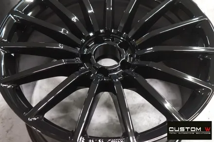 매일 같이 입고 되는  벤츠 GT43 AMG 4 도어 골드 캘리퍼 도색, 하이그로시 블랙 검정 유광 휠도색. / 용인 처인구