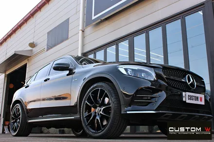 벤츠 GLC43 AMG 휠 상처 수리 후 블랙유광 휠도색 + 카본 세라믹 골드 캘리퍼 도색 / 용인 처인구