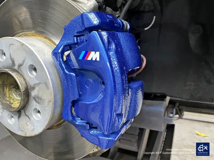 부식도 제거하고...BMW G20 320i 휠수리 후 블랙유광 휠도색 + 블루 캘리퍼 도색 / 용인 처인구