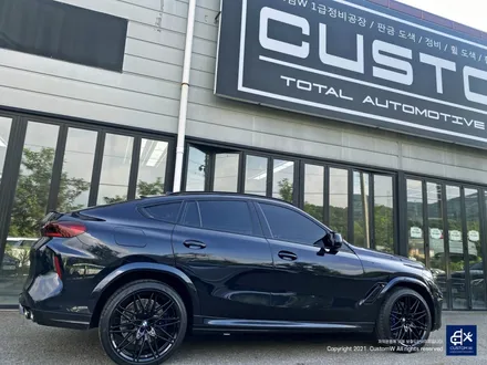 BMW X6M 컴페티션 818M 블랙유광 휠도색 / 용인 처인구