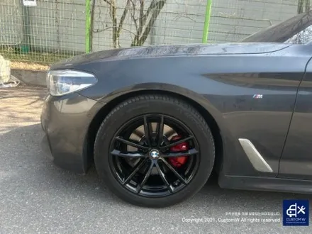 BMW G30 520D 휠 상처 수리 후, 유광 블랙 휠도색 그리고 레드 캘리퍼 도색 작업까지_! / 용인 처인구