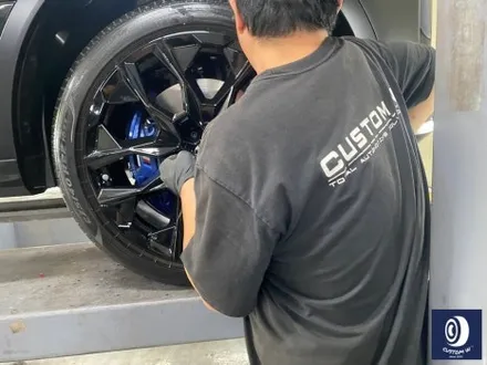 멋지게 사틴 블랙 컬러 랩핑 작업 된 BMW G07 X7 40i 22인치 블랙 유광 휠도색 / 용인 처인구