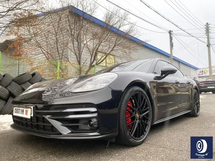 포르쉐 파나메라 GTS 911 터보 디자인 휠 하이그로시 블랙 휠 도색 / 용인 처인구