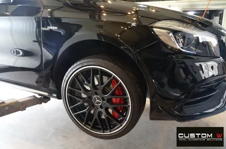 잘 못된 휠수리 도색 이력이 있는 벤츠 A45 AMG 약품 박리 후,  블랙 실버 투톤 휠도색 재작업, 레드 AMG 캘리퍼 도색 작업까지. / 용인 처인구