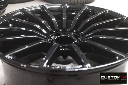 매일 같이 입고 되는  벤츠 GT43 AMG 4 도어 골드 캘리퍼 도색, 하이그로시 블랙 검정 유광 휠도색. / 용인 처인구