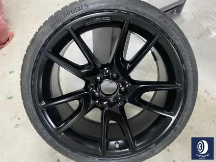 벤츠 W213 E43 AMG 휠 상처 수리 후 사틴 블랙 (무광 검정 / 매트 블랙) 휠 복원 도색 + 카본 세라믹 골드 캘리퍼 도색 / 용인 처인구