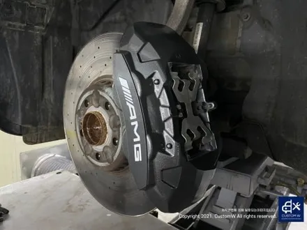 벤츠 E300 AMG LINE 19인치 별휠 상처 수리 후, 다이아몬드 커팅 복원 그리고 건메탈 그레이 캘리퍼 도색 작업까지. / 용인 처인구