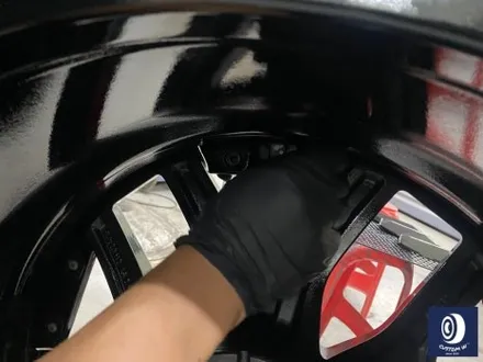 BMW 휠.. 왜 이렇게 만들까... 휠에 장착된 플라스틱 커버는 무슨 의미가 있나? 경량화? 디자인? 신형 740D 신0차 출고 작업 휠 커버 + 휠 블랙 도색 + 캘리퍼  도색 / 용인 처인구