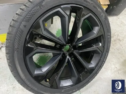 아우디 Q7 55TFSI 플라스틱 커버가 장착된 21인치 휠 블랙 유광 휠도색 + 부식 제거 후, 건메탈 그레이 캘리퍼 도색 / 용인 처인구