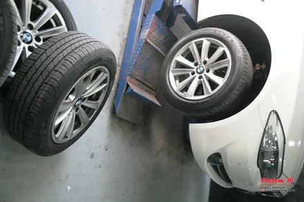 고스트크롬 휠도색의 메카 커스텀W BMW 520D 고스트크롬 휠도색을 하다. / 용인 처인구