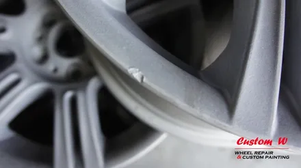 BMW E90 3시리즈 각기 다른 컬러 차량의 M팩 휠의 고스트크롬 휠도색. / 용인 처인구