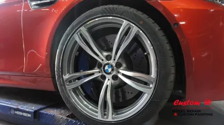 달리기 머신 BMW M5 F10 차량의 20인치 1개의 휠 다이아몬드컷팅 휠수리. / 용인 처인구