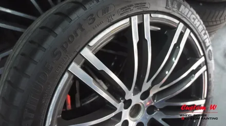포르쉐의 컴팩트 SUV 마칸 휠 상처 수리 후 블랙유광 휠도색으로 제대로 블랙포스! / 용인 처인구