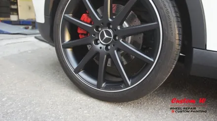 벤츠 GLA 45 AMG 차량의 조수석 리어 1개의 휠 다이아몬드컷팅 휠수리(복원) / 용인 처인구