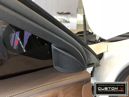 메르세데스 벤츠 W213 E클래스 E200 와이드콕핏 LCD 계기반 장착, 부메스터 트위터 장착. / 용인 처인구