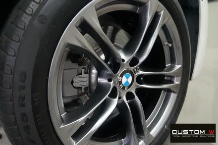 BMW F10 520D M 에어로 다이나믹 프로 휠 상처 수리 후, 고스트 크롬 휠도색 그리고 블루 캘리퍼 도색. / 용인 처인구