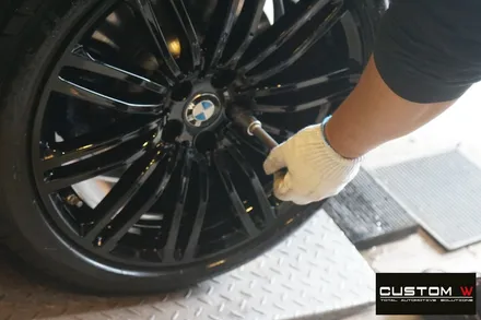 자주 입고 되는 BMW G30 530i 664M 휠 하이그로시 블랙 검정 유광 휠도색.커스텀W / 용인 처인구