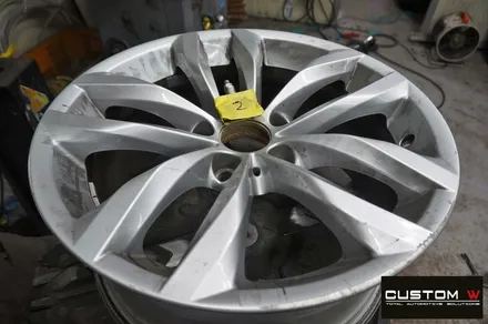 BMW F10 520d 휠 상처 수리 후 블랙유광 휠도색 + 레드 캘리퍼 도색 / 용인 처인구