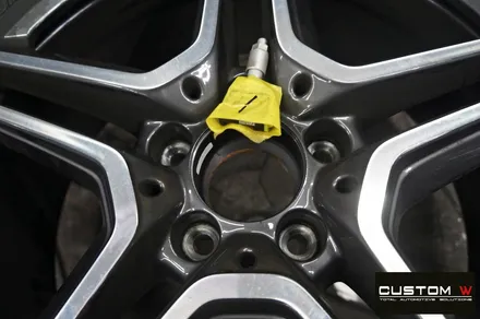 벤츠 GLC300e 휠 상처 수리 후 블랙유광 휠도색 + 레드 캘리퍼 도색 / 용인 처인구