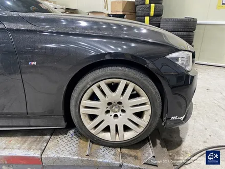 BMW F30 330i 휠수리 후 건메탈 유광 휠도색 / 용인 처인구