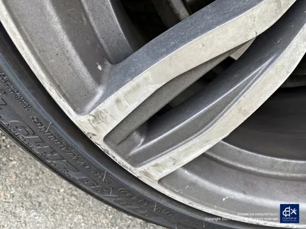 BMW F10 520d 19인치 휠수리 후 블랙유광 휠도색 + 레드 캘리퍼 도색 / 용인 처인구