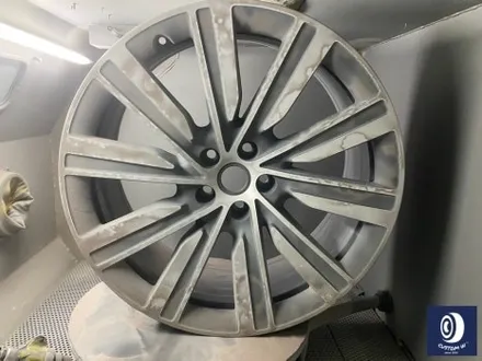레인지로버 P530 신차 출고 작업 22인치 블랙 유광 휠도색 +  Brembo Octyma SV 리미티드 에디션 브렘보 옥티마 옐로우 컬러 캘리퍼 도색 / 용인 처인구