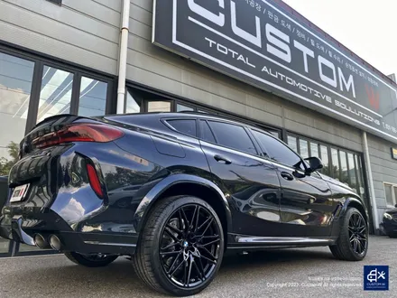 BMW X6M 컴페티션 818M 블랙유광 휠도색 / 용인 처인구