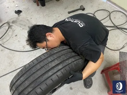 BMW 휠.. 왜 이렇게 만들까... 휠에 장착된 플라스틱 커버는 무슨 의미가 있나? 경량화? 디자인? 신형 740D 신0차 출고 작업 휠 커버 + 휠 블랙 도색 + 캘리퍼  도색 / 용인 처인구