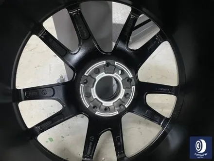 벤츠 W213 E43 AMG 휠 상처 수리 후 사틴 블랙 (무광 검정 / 매트 블랙) 휠 복원 도색 + 카본 세라믹 골드 캘리퍼 도색 / 용인 처인구